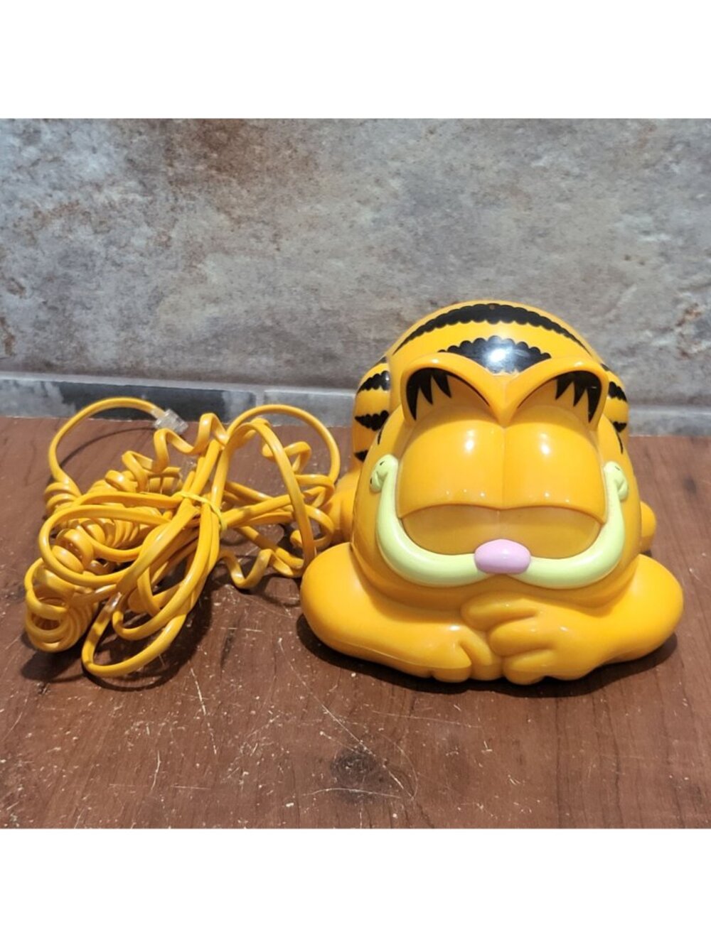 Vintage Telemania Garfield Novelty Landline Telephone Push Button Dialing Coiled - Picture 2 of 12
